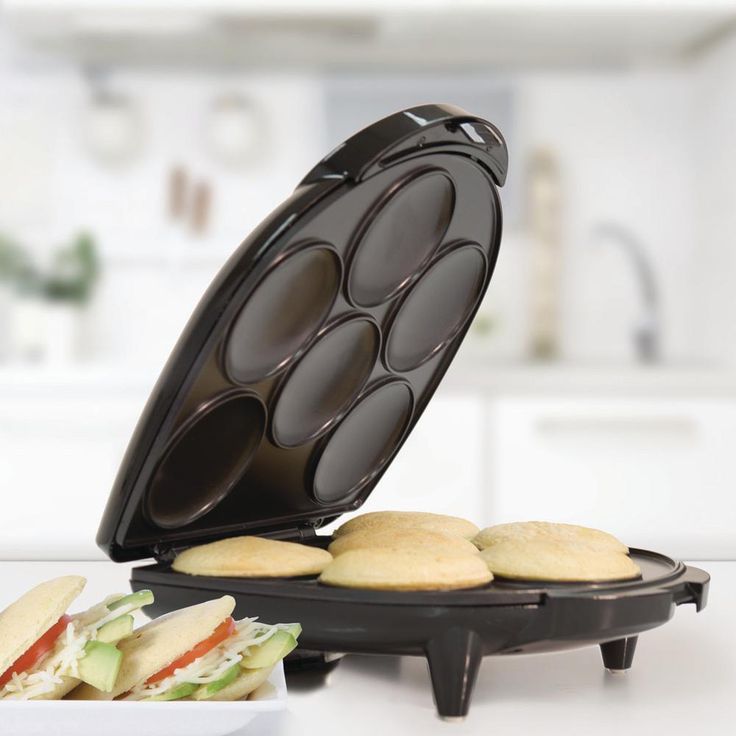 9.62 in. Black Non-Stick Arepa Maker