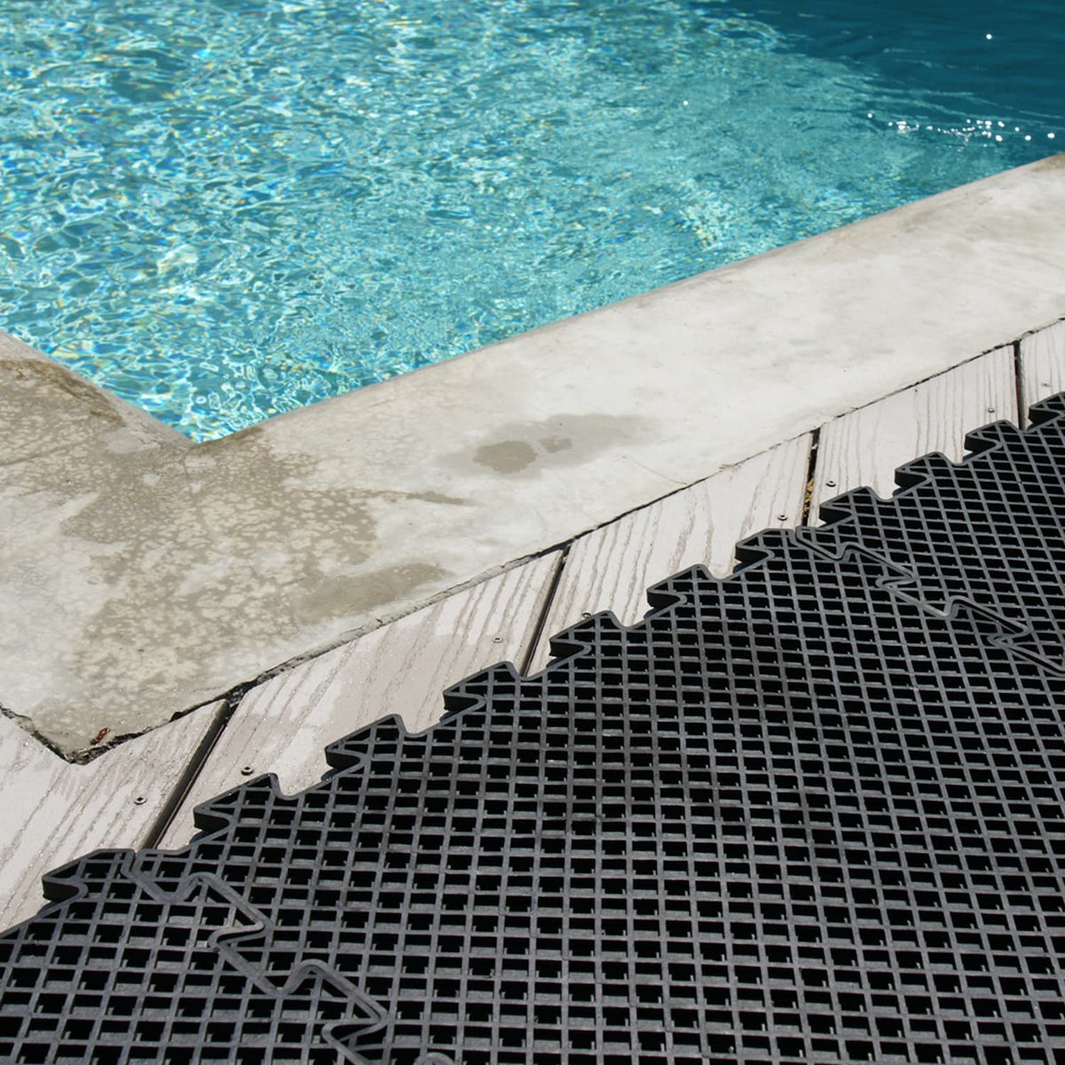 Rubber-Cal 20-in W x 20-in L x 0.625-in T Interlocking Rubber Gym Floor Tile (11-sq ft) (4-Pack)