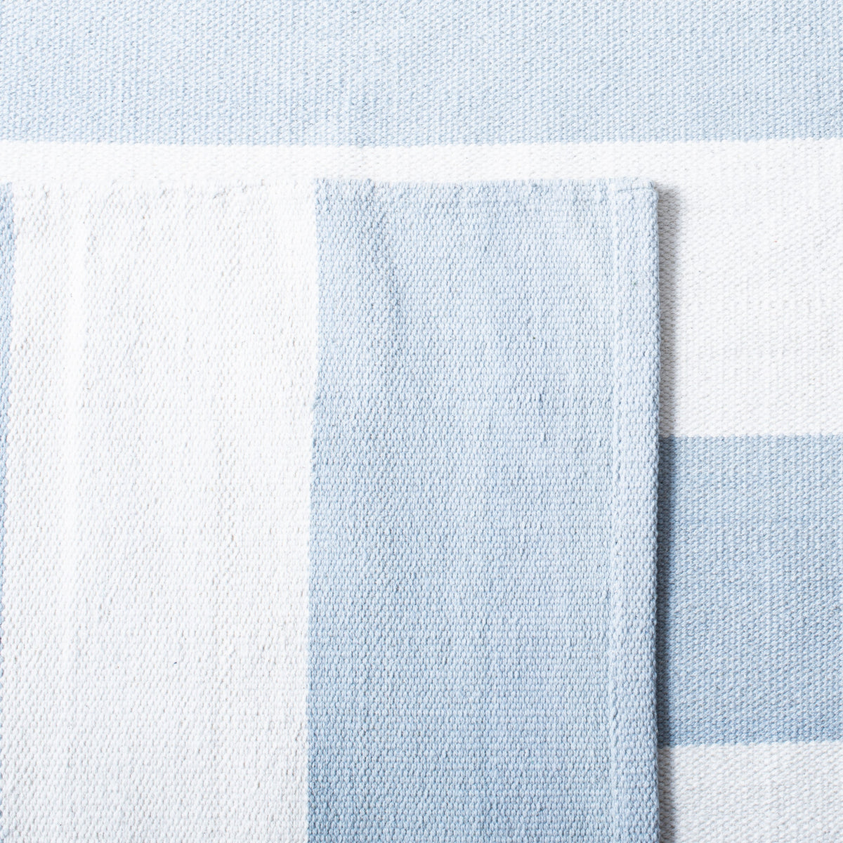 Safavieh Montauk Maslin 2 x 12 Sky Blue/Ivory Indoor Stripe Coastal Handcrafted Runner