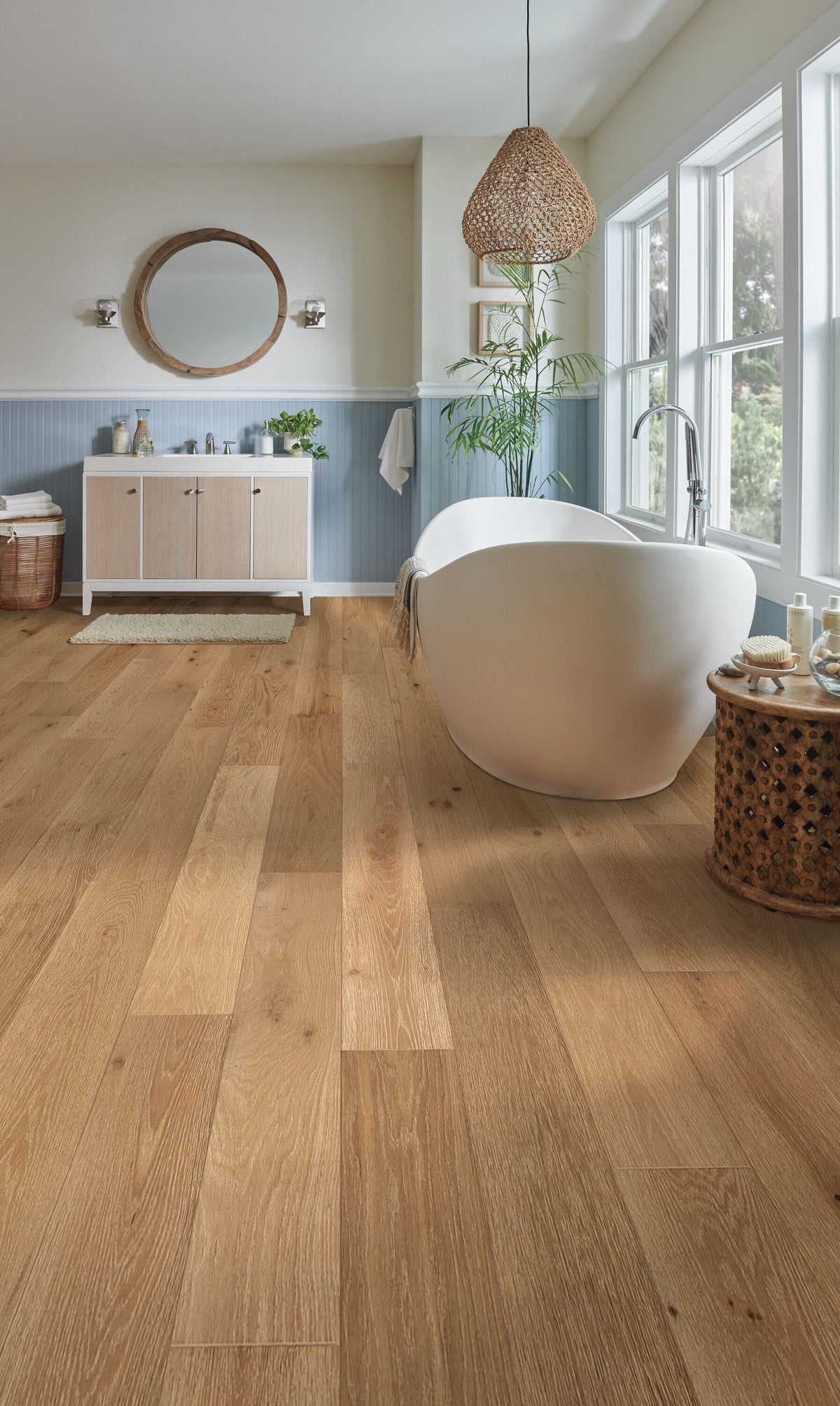 Bruce Forest Rain Serene Neutral White Oak 7-7/16-in W x 1/4-in T x Varying Length Wirebrushed Waterproof Engineered Hardwood Flooring (15.54-sq ft / Carton)
