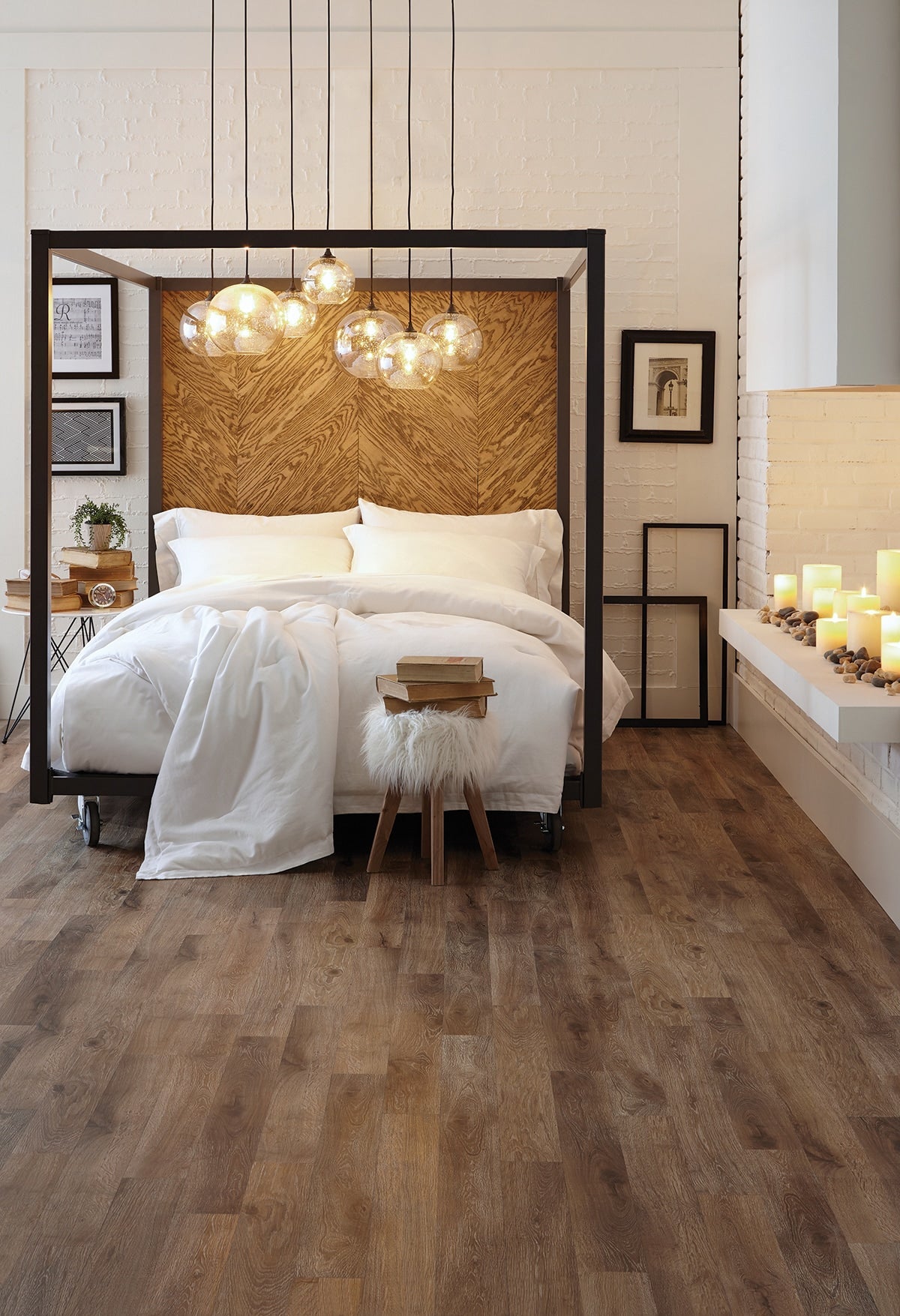 Style Selections Sawgrass Oak 6-in W x 36-in L x 2-mm Thick Water-Resistant Peel-and-Stick Vinyl Plank Flooring (1.5-sq ft Piece)