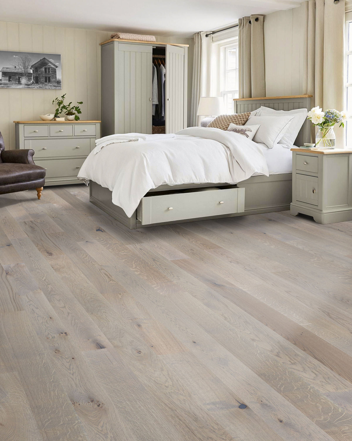 Beasley White oak Harris Island hardwood flooring — surface grain detail