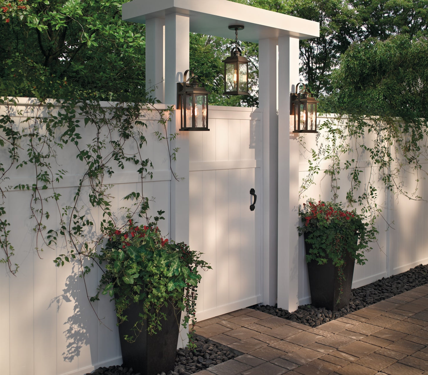 Kichler Linford 17.25-in H Olde Bronze Outdoor Wall Lantern, Medium Base (E-26)