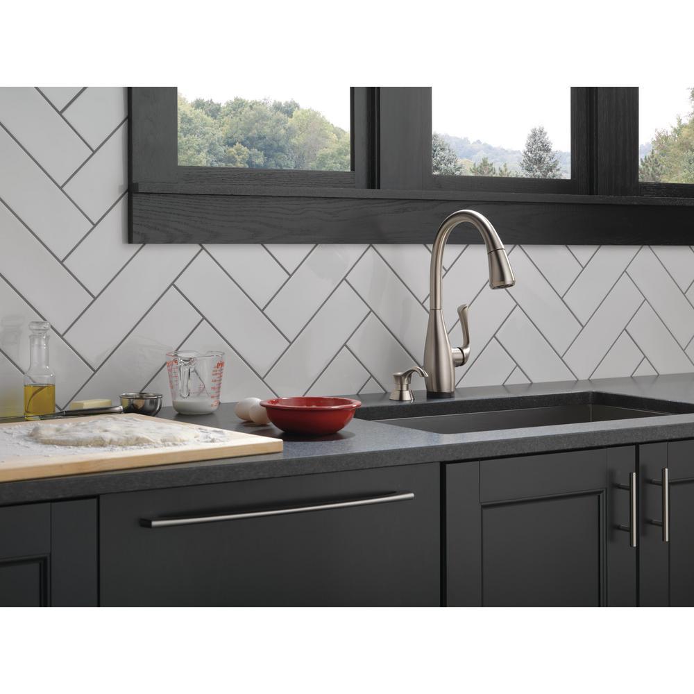 Dominic Single-Handle Pull-Down Sprayer Kitchen Faucet with Touch2O & ShieldSpray Technology in SpotShield Stainless - Super Arbor