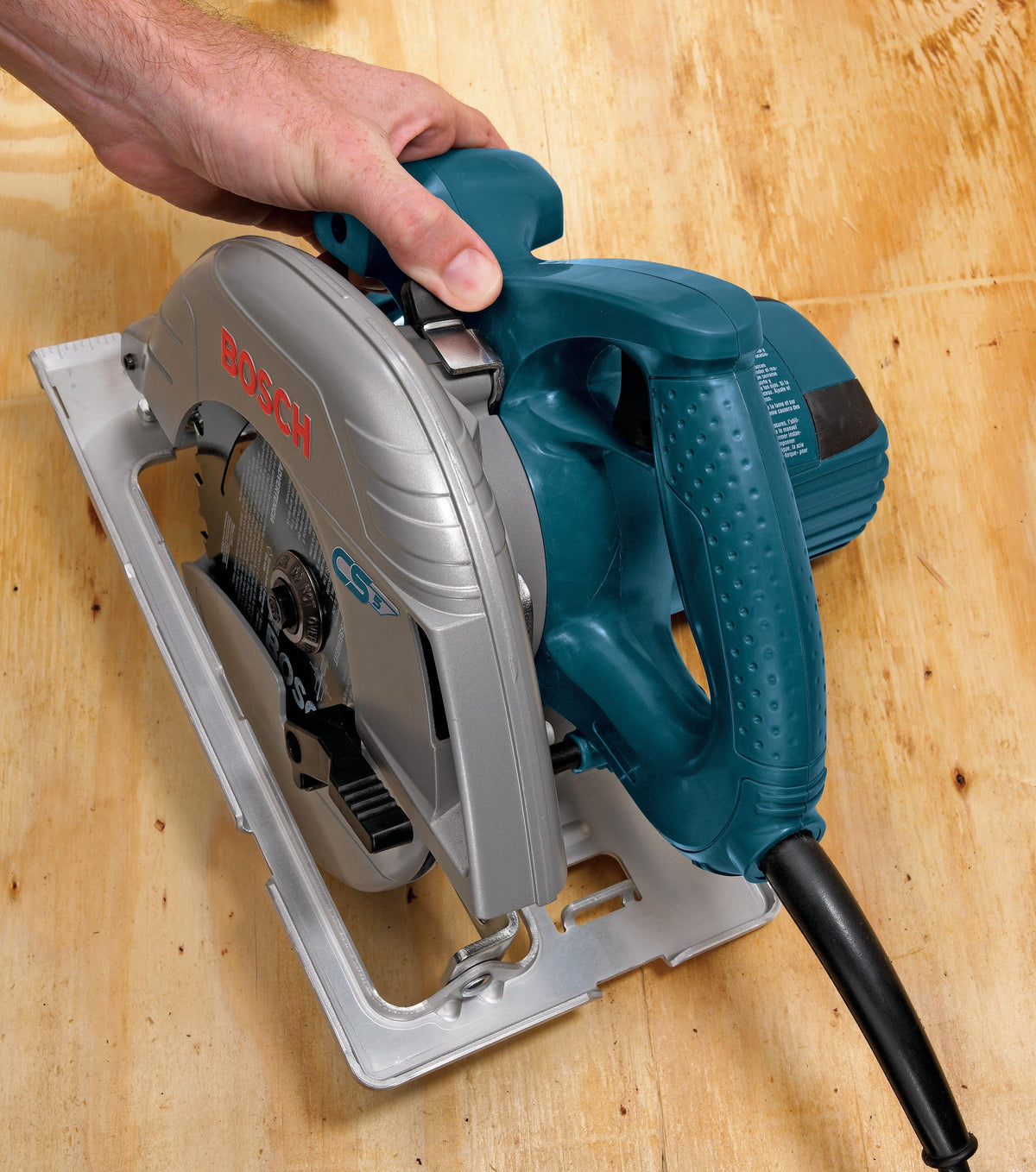 Bosch 15-Amp 7-1/4-in Corded Circular Saw with Steel Shoe (CS5)