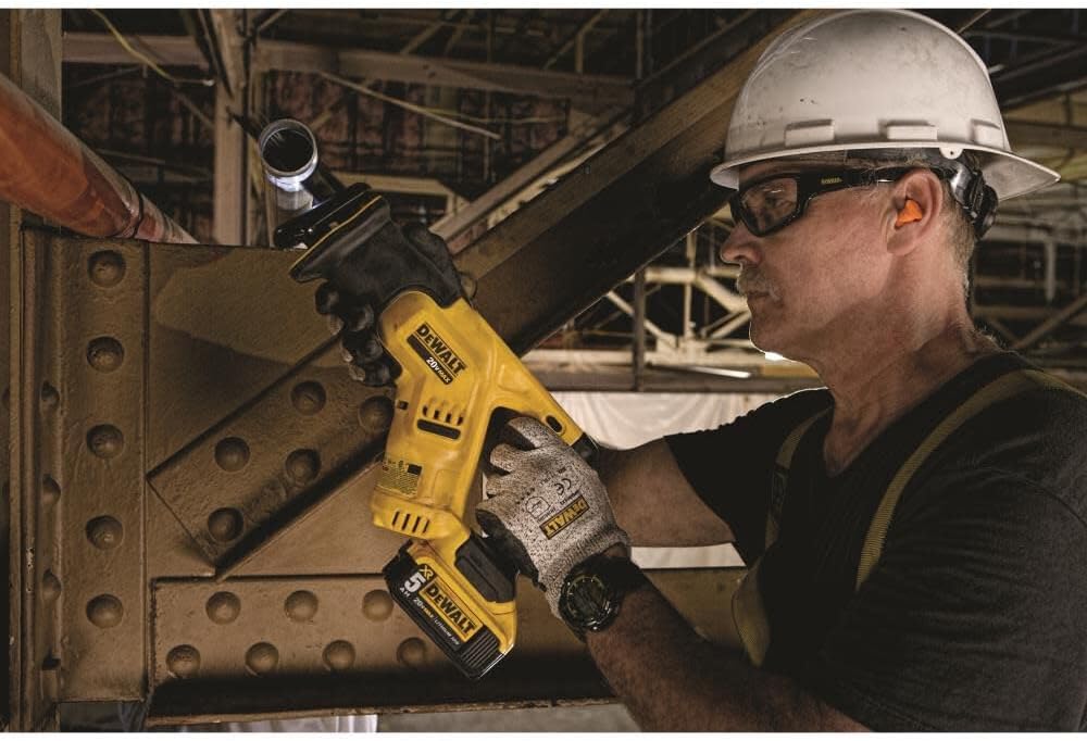 DEWALT 20-Volt MAX Lithium-Ion Cordless Compact Reciprocating Saw Kit with 2Ah Battery, Charger and Bag