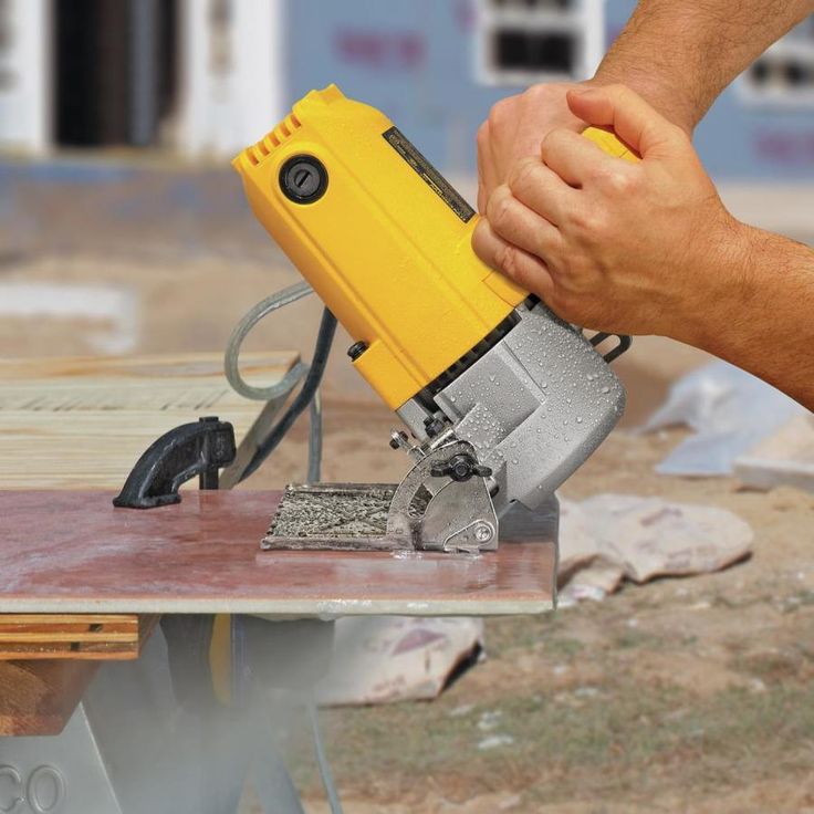 DEWALT 4.375-in 10.8-Amp Wet Handheld Tile Saw