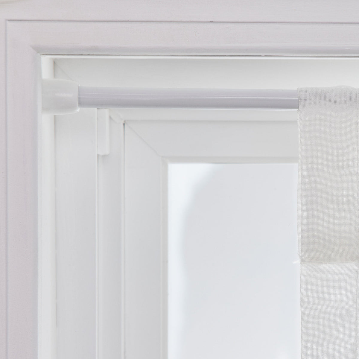 Project Source 28-in to 48-in White Steel Tension Curtain Rod with Finials