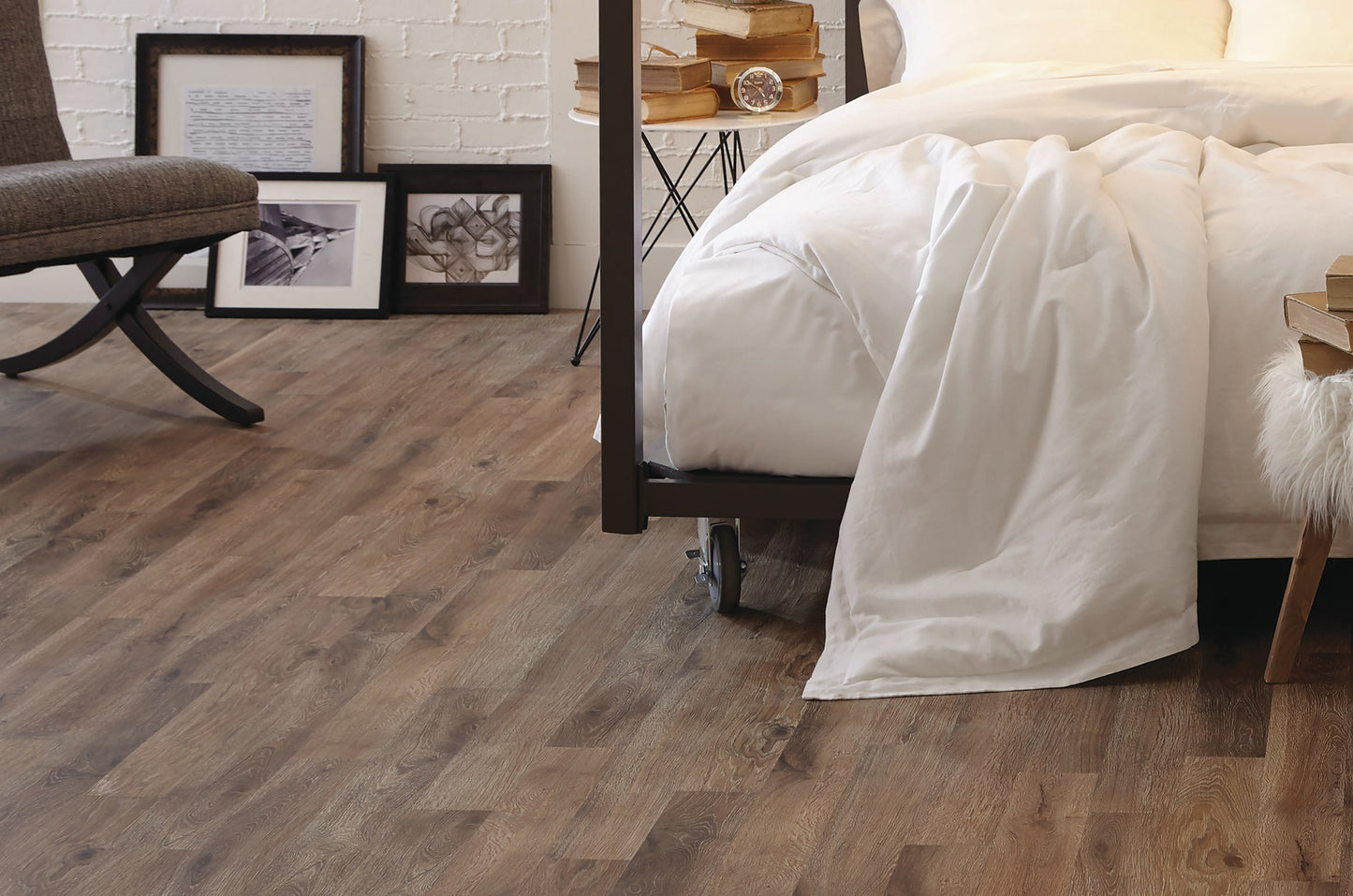 Style Selections Sawgrass Oak 6-in W x 36-in L x 2-mm Thick Water-Resistant Peel-and-Stick Vinyl Plank Flooring (1.5-sq ft Piece)