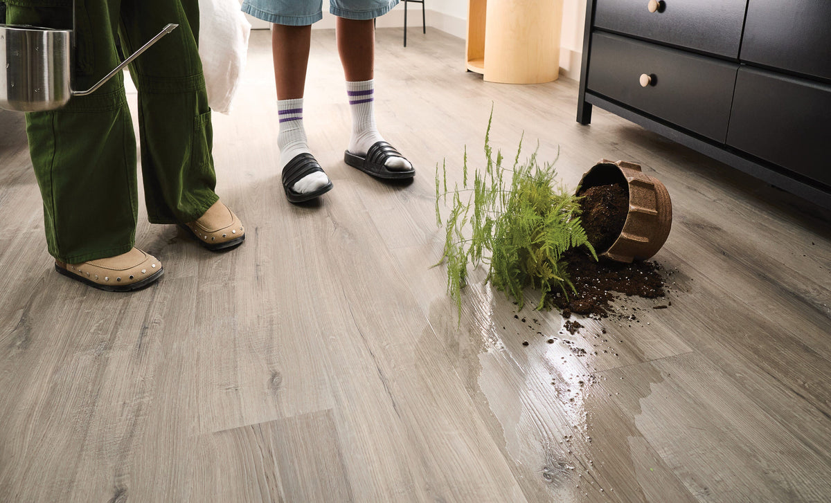 STAINMASTER PetProtect Trelawney Grey Oak 7-mm x 7-in W x 48-in L Waterproof Interlocking Luxury Vinyl Plank Flooring (19.22-sq ft/case)