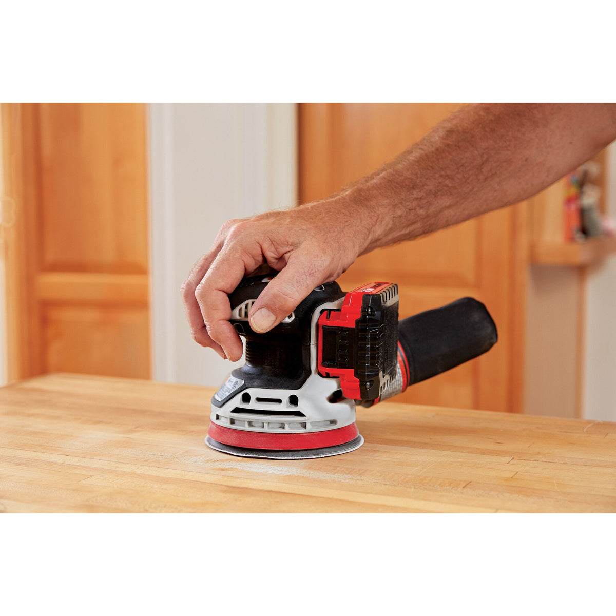 PORTER-CABLE 20-Volt Cordless 5-in Random Orbital Sander, Bare Tool with Dust Management, 12,000 OPM (PCCW205B)