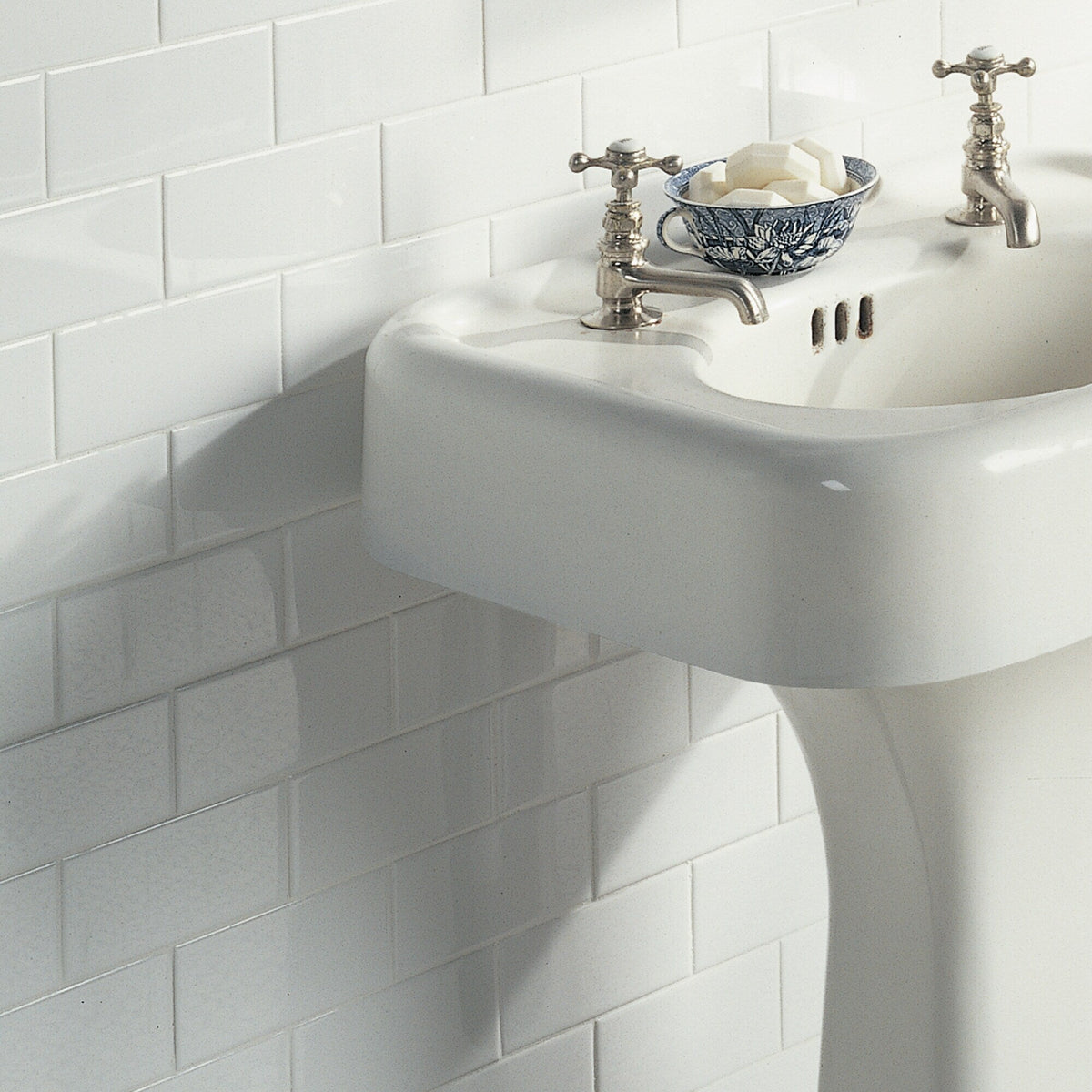 American Olean Profiles 100-Pack Ice White Gloss 3-in x 6-in Glossy Ceramic Subway Wall Tile