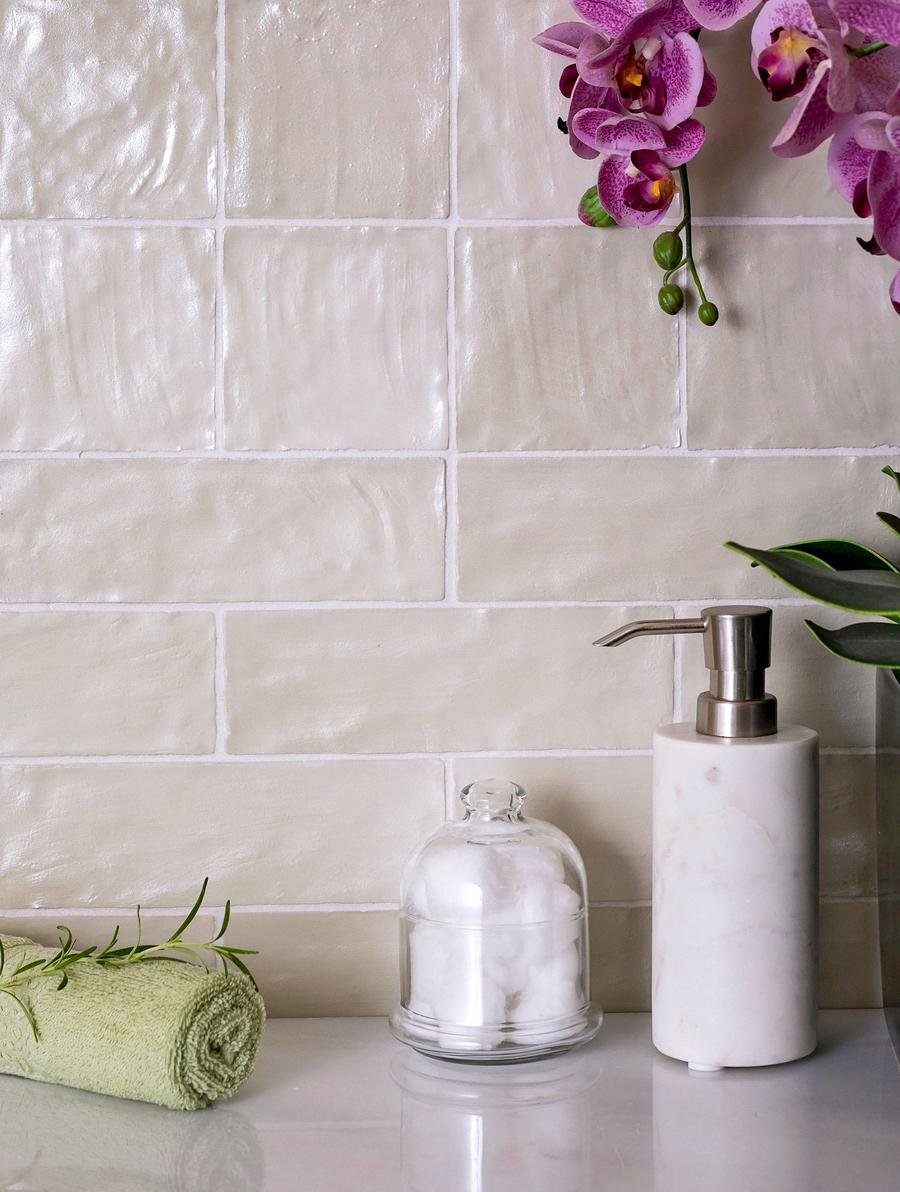 Apollo Tile Duchess Beige 2-1/2-in x 8-in Glossy Ceramic Brick Subway Floor and Wall Tile (5.38-sq. ft/ Carton)