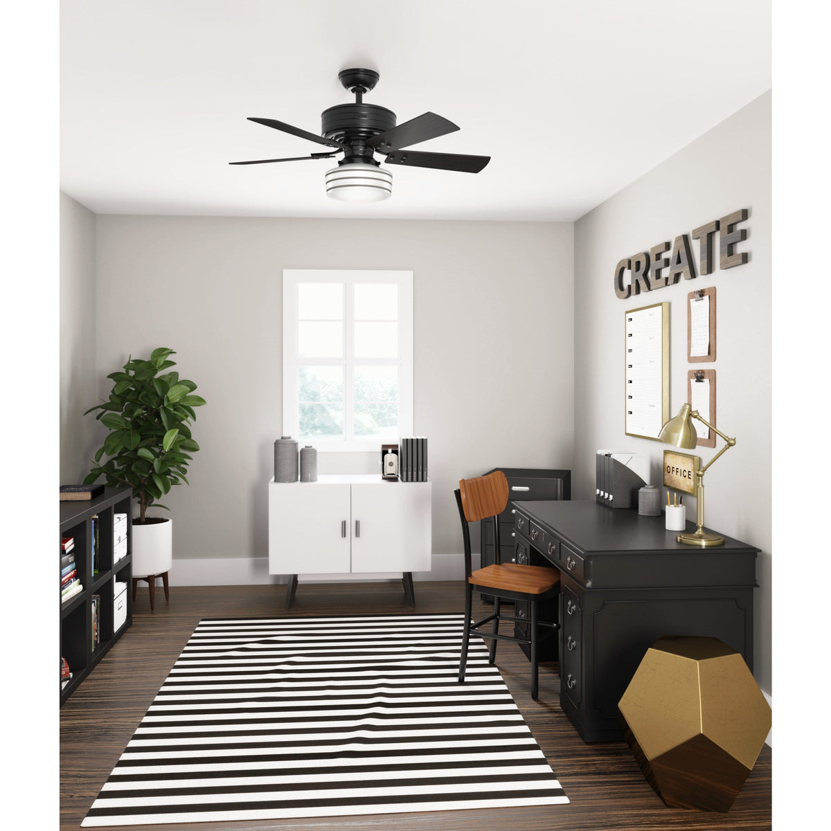 Hunter Cedar Key 44-in Matte Black LED Indoor/Outdoor Ceiling Fan with Remote (5-Blade)