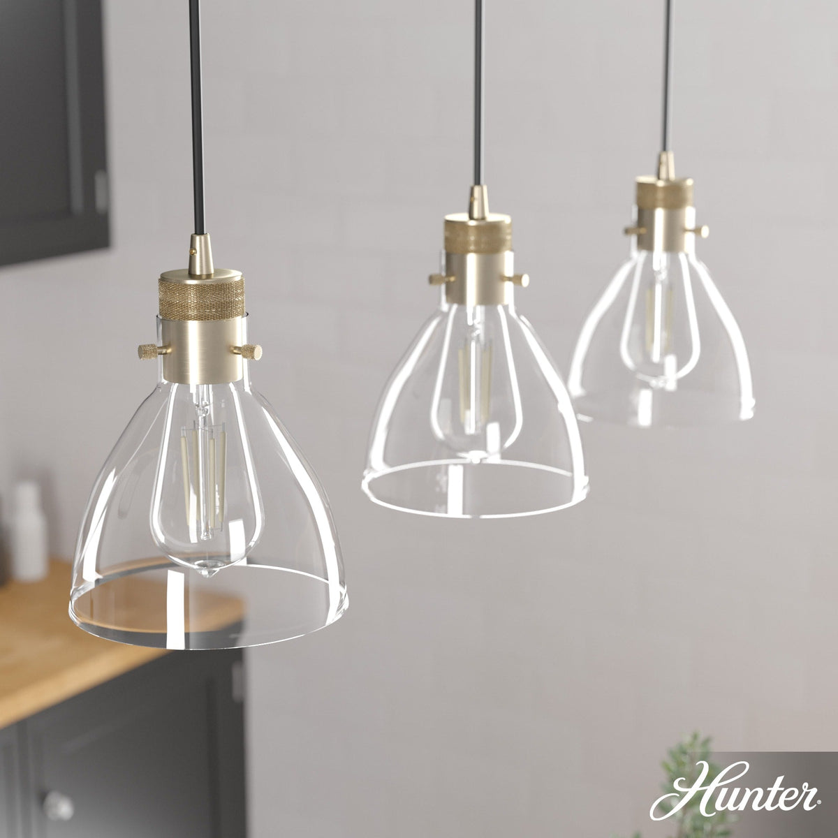 Hunter Van Nuys 3-Light Alturas Gold Transitional Clear Glass Linear LED Mini Hanging