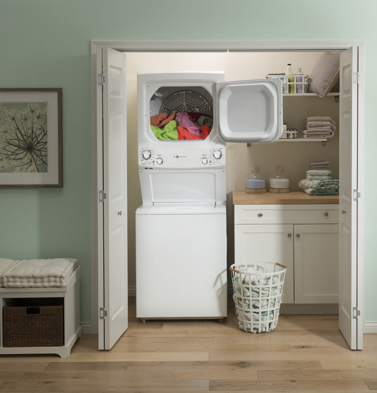 GE Gas Stacked Laundry Center with 3.9-cu ft Washer and 5.9-cu ft Dryer, ENERGY STAR, White (GUD27GESNWW)