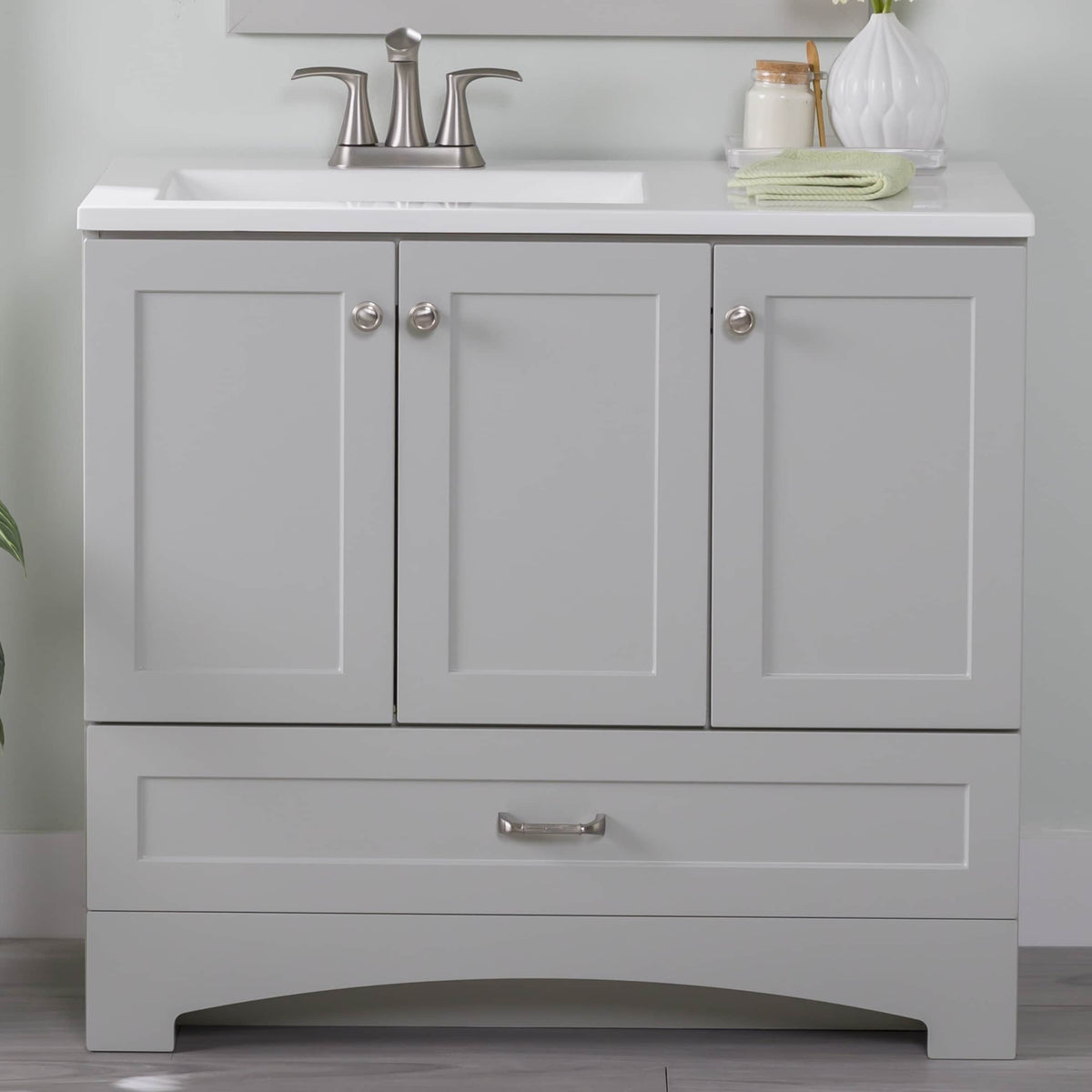 Diamond NOW Cassidy 36-in Pearl Gray Single Sink Bathroom Vanity with White Cultured Marble Top