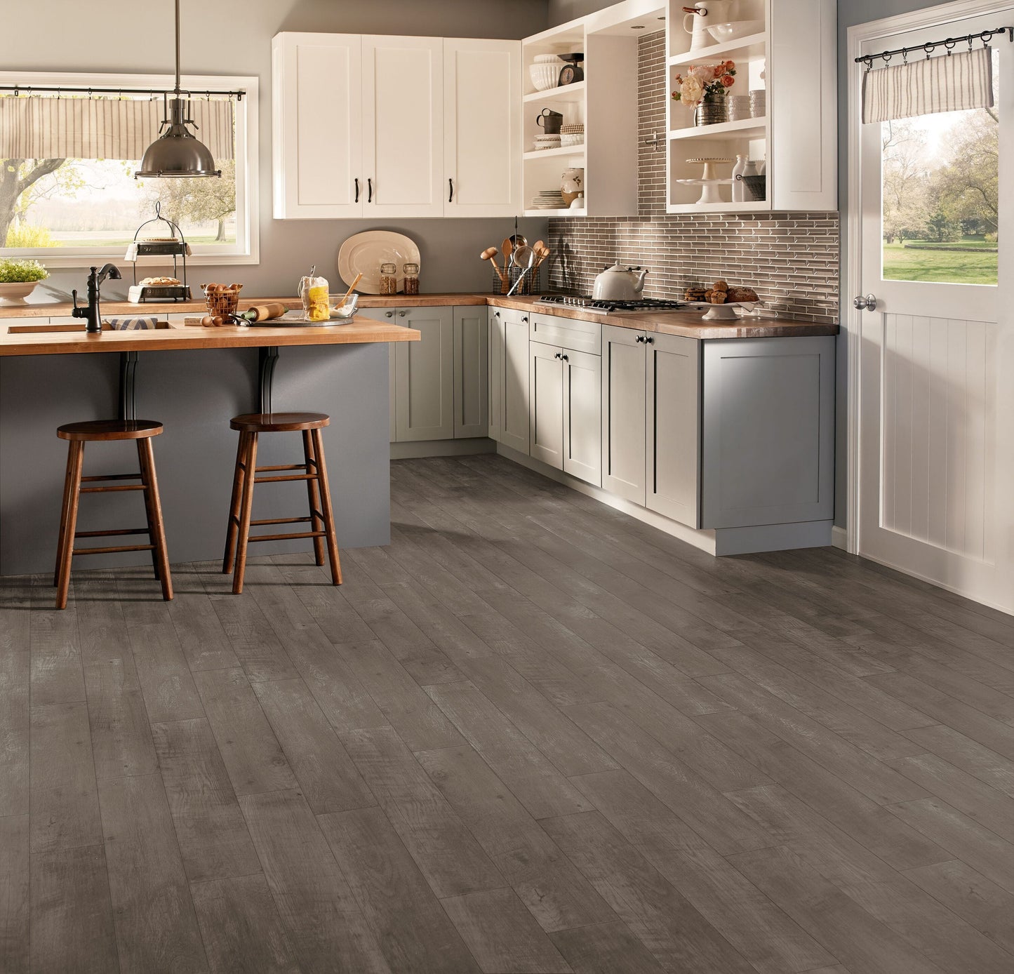 Armstrong Flooring PRO MARK Topsfield Oak Rustic Blend 6-in W x 36-in L x 2-mm Thick Waterproof Luxury Vinyl Plank Flooring, Glue-Down (35.95-sq ft Carton)