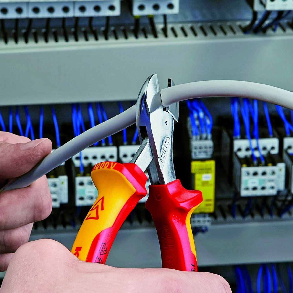 KNIPEX X-Cut 6.25-in Cutting Pliers, Chrome Vanadium Steel, VDE 1000V Insulated
