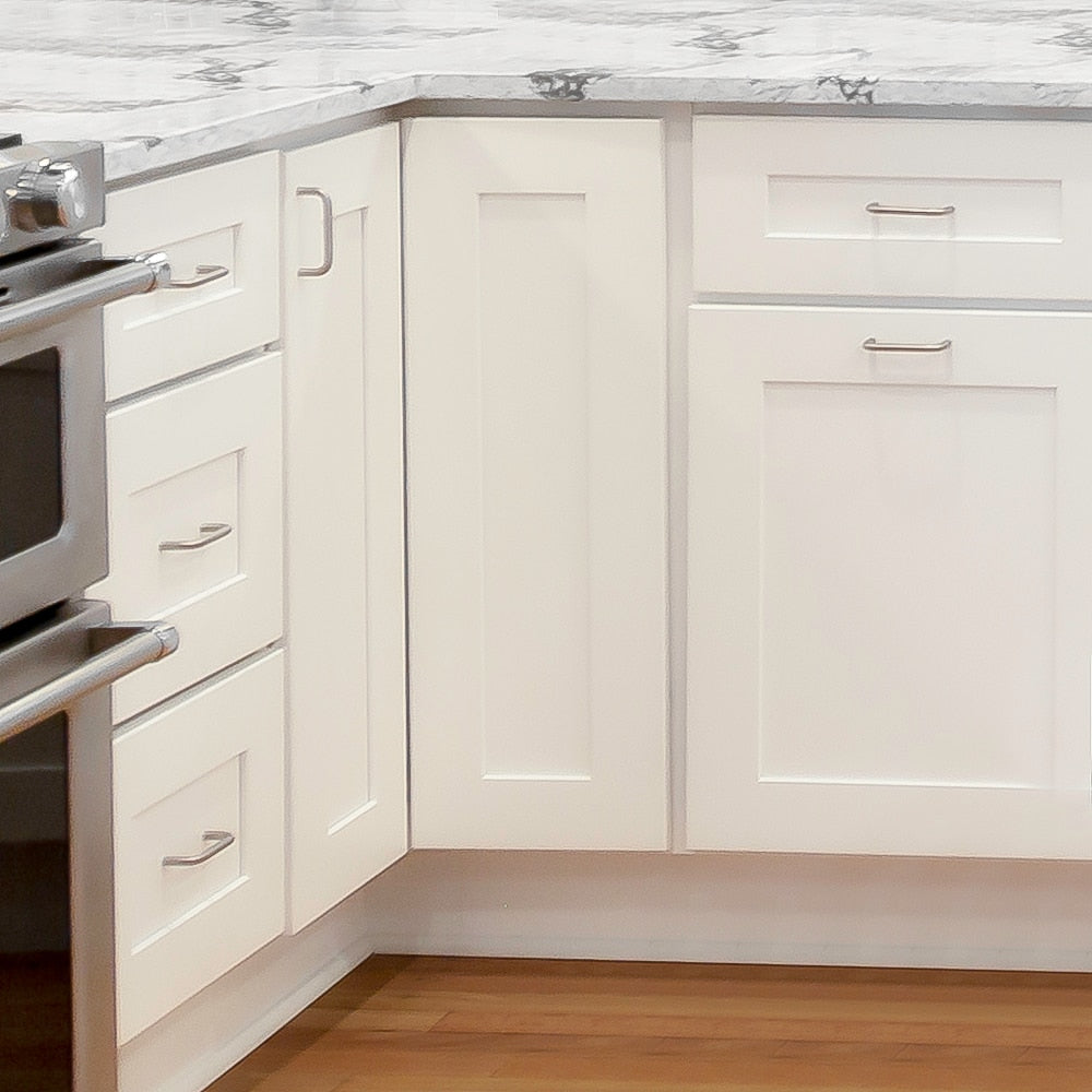 Design House Brookings 18-in W x 34.5-in H x 24-in D White Maple 3-Drawer Base Ready To Assemble Plywood Cabinet (Recessed Panel Style)
