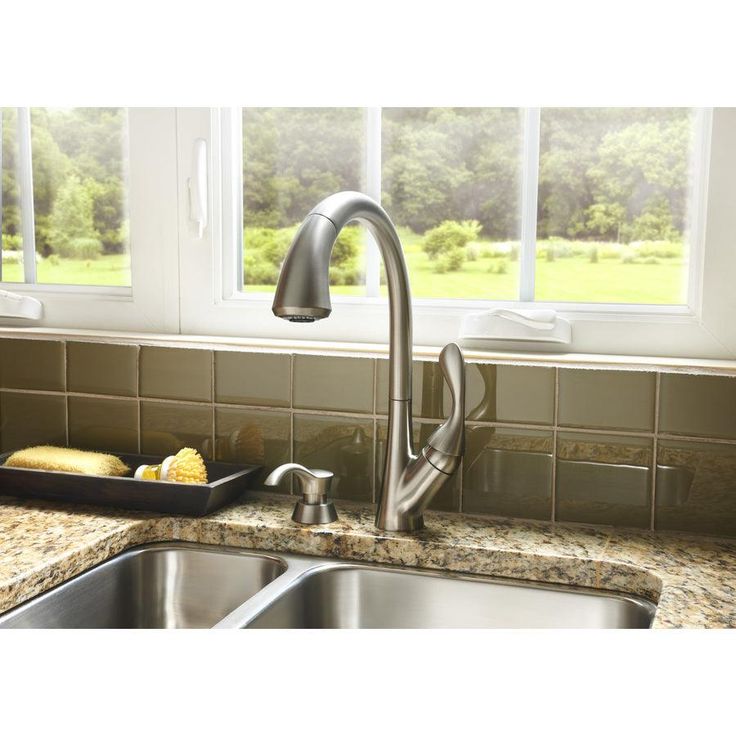 Delta Ashton Stainless 1-Handle Deck-Mount Pull-Down Handle Kitchen Faucet (Deck Plate Included)