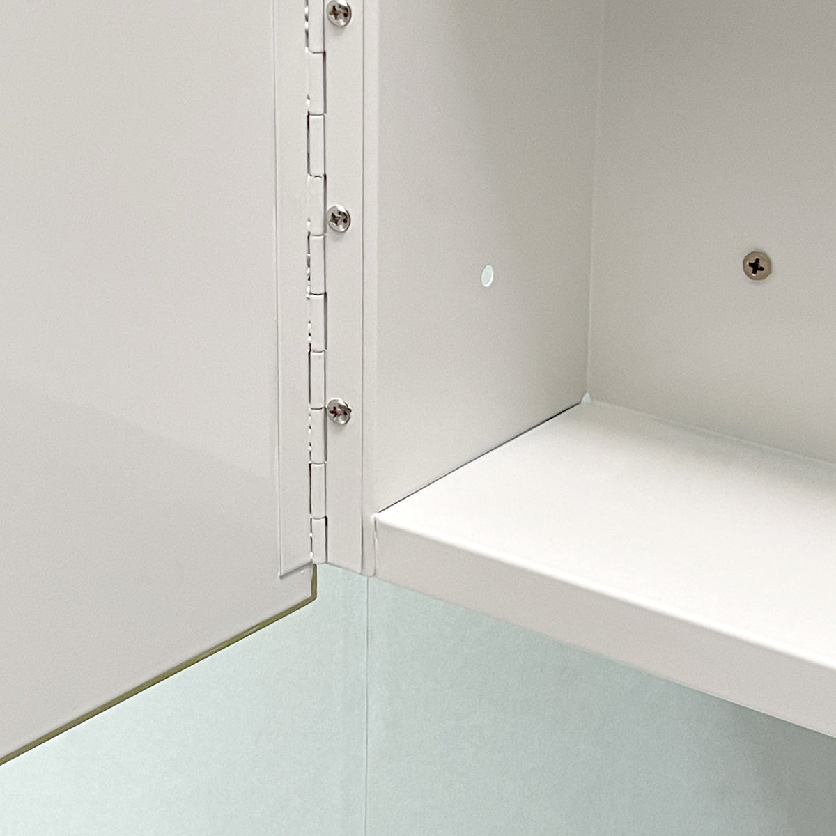 AAZJ 16-in x 28-in Surface/Recessed Mount White Mirrored Soft Close Medicine Cabinet