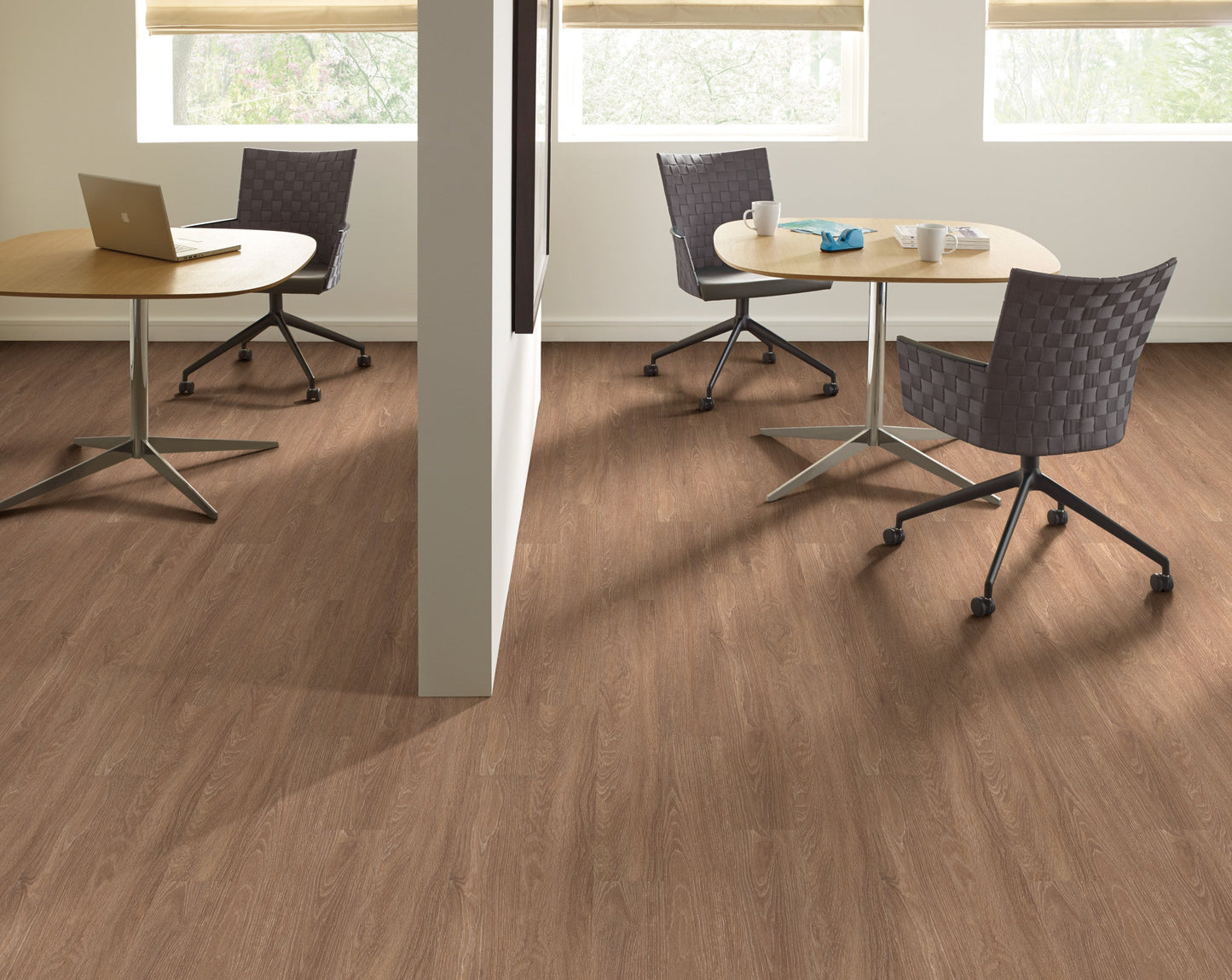 Shaw Westwork Awestruck 6-in Wide x 2-1/2-mm Thick Waterproof Luxury Vinyl Plank Flooring (41.72-sq ft)