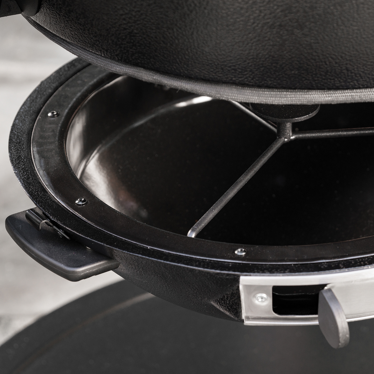 Char-Griller AKORN 20-in Black Kamado Charcoal Grill (Model 6719)