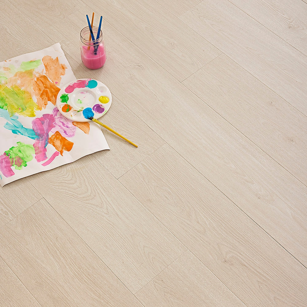 Pergo EverCraft Clearwater Oak Waterproof Hybrid Flooring, 27-sq ft