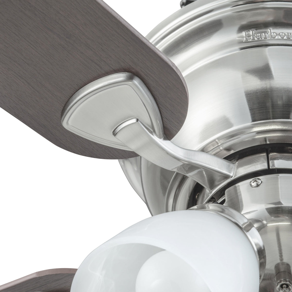 Harbor Breeze Centreville 42-in Brushed Nickel LED Indoor Flush Mount Ceiling Fan with Light Kit (5-Blade)