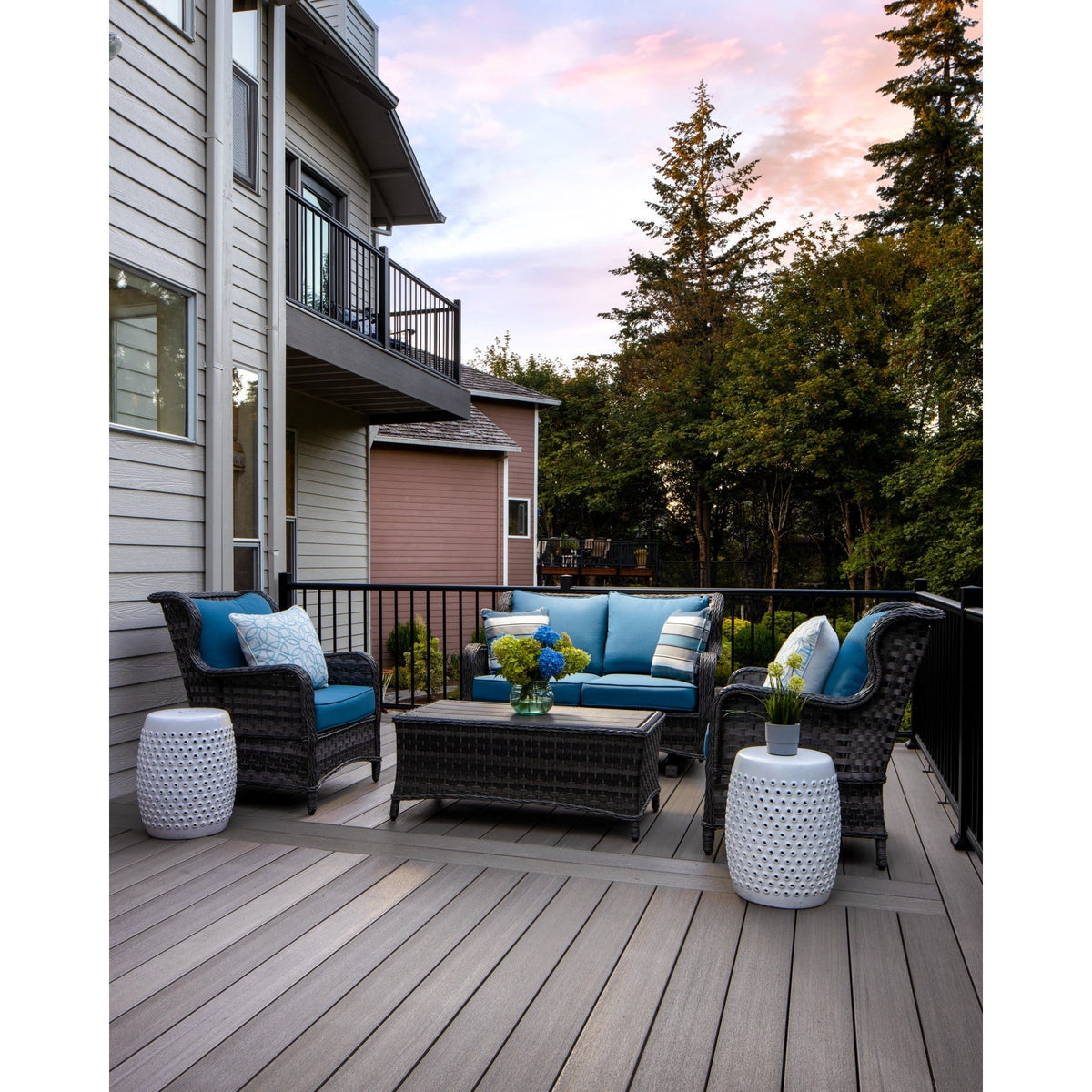 Fiberon CitySide Matte Black Aluminum Deck Corner Post
