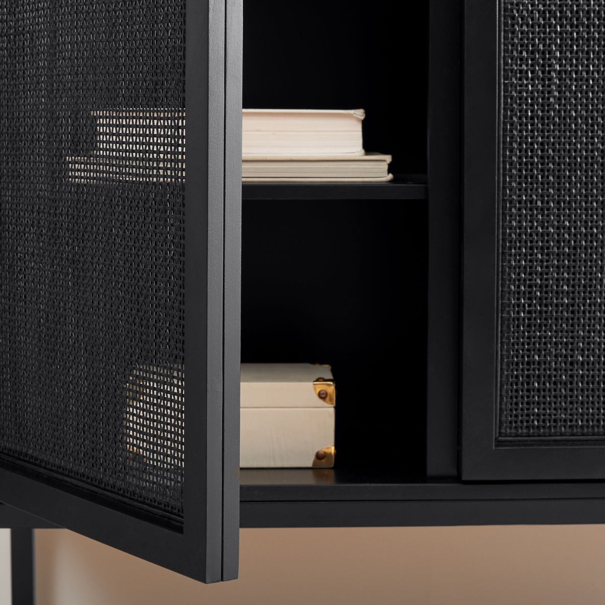 Safavieh Zadie Black Coastal Mdf Media Cabinet