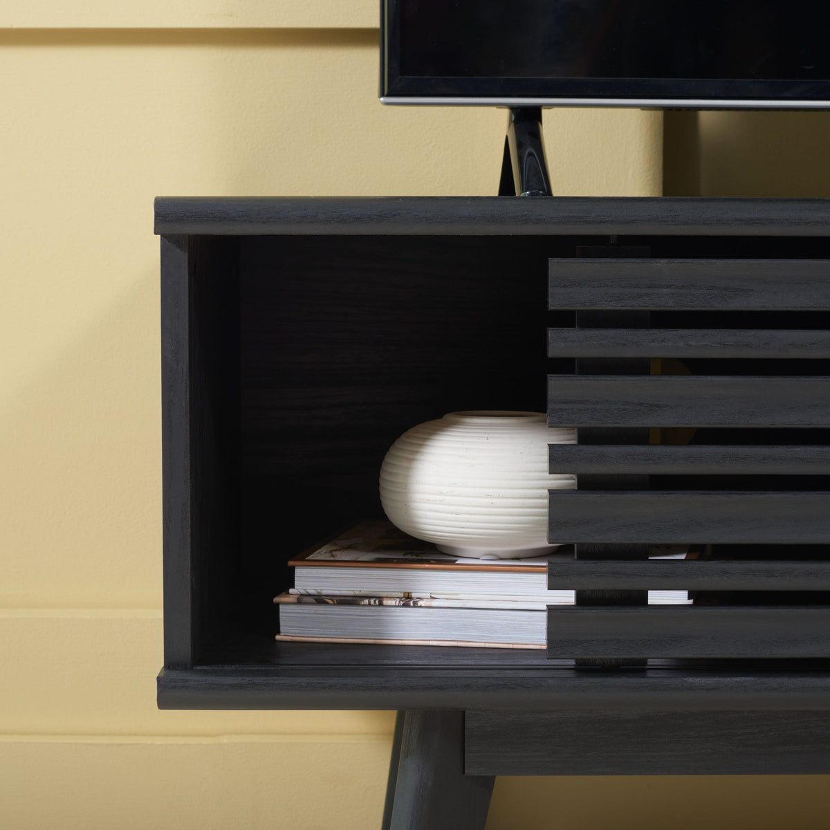Safavieh Aurelio Black Casual Mdf Media Cabinet