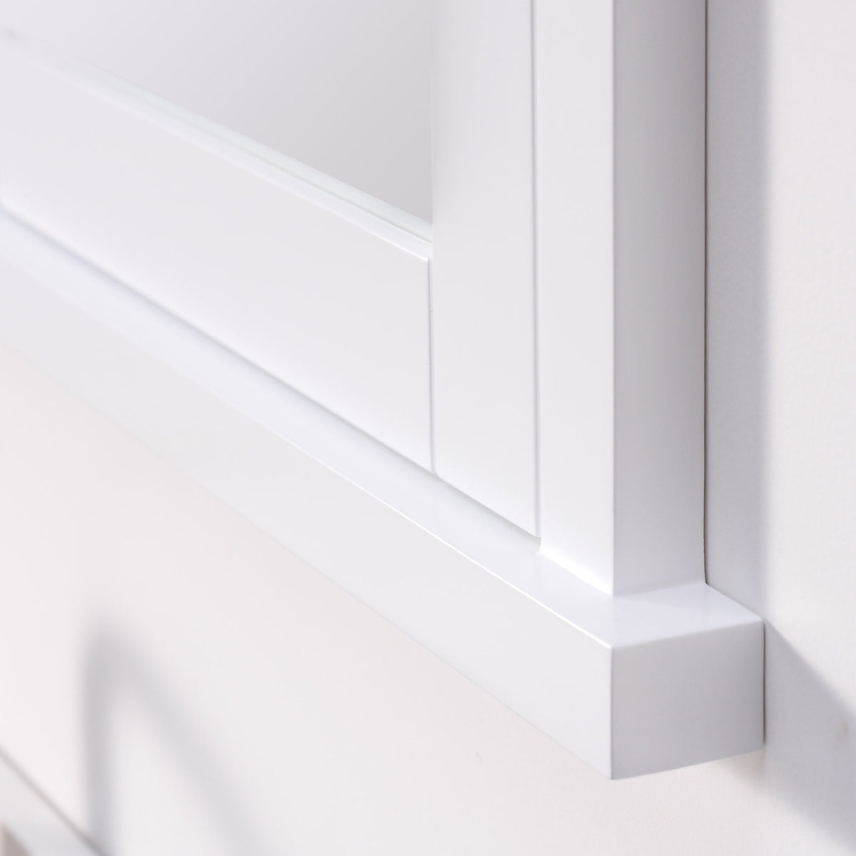 WELLFOR GRACE Solid Wood 26-in x 32-in Recessed Mount White Mirrored Soft Close Medicine Cabinet
