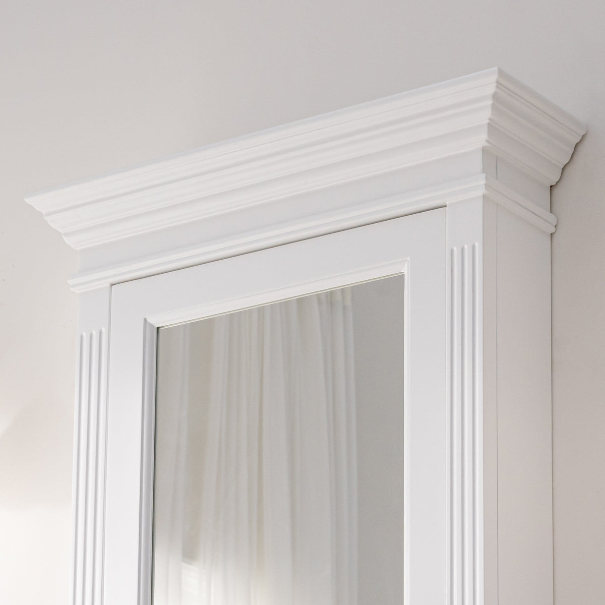 WELLFOR GRACE Solid Wood 24-in x 30-in Surface Mount White Mirrored Soft Close Medicine Cabinet
