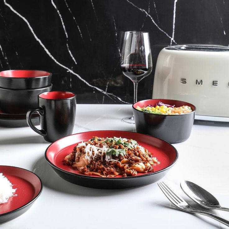 32-Piece Casual Red and Black Stoneware Dinnerware Set (Set for 8)