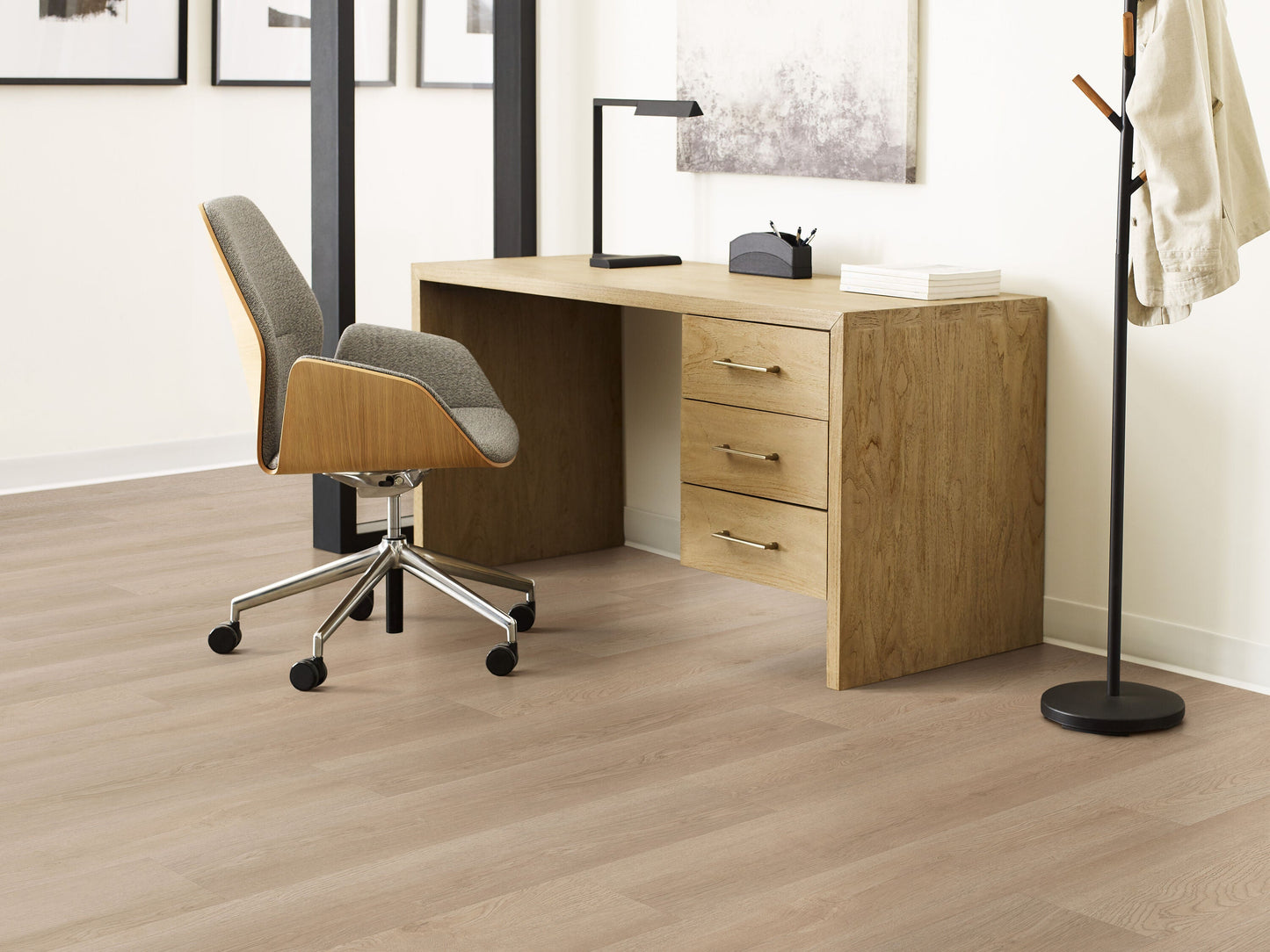 Shaw Boundless 8 Soft Field 7-in Wide x 2-mm Thick Water Resistant Luxury Vinyl Plank Flooring (34.98-sq ft)