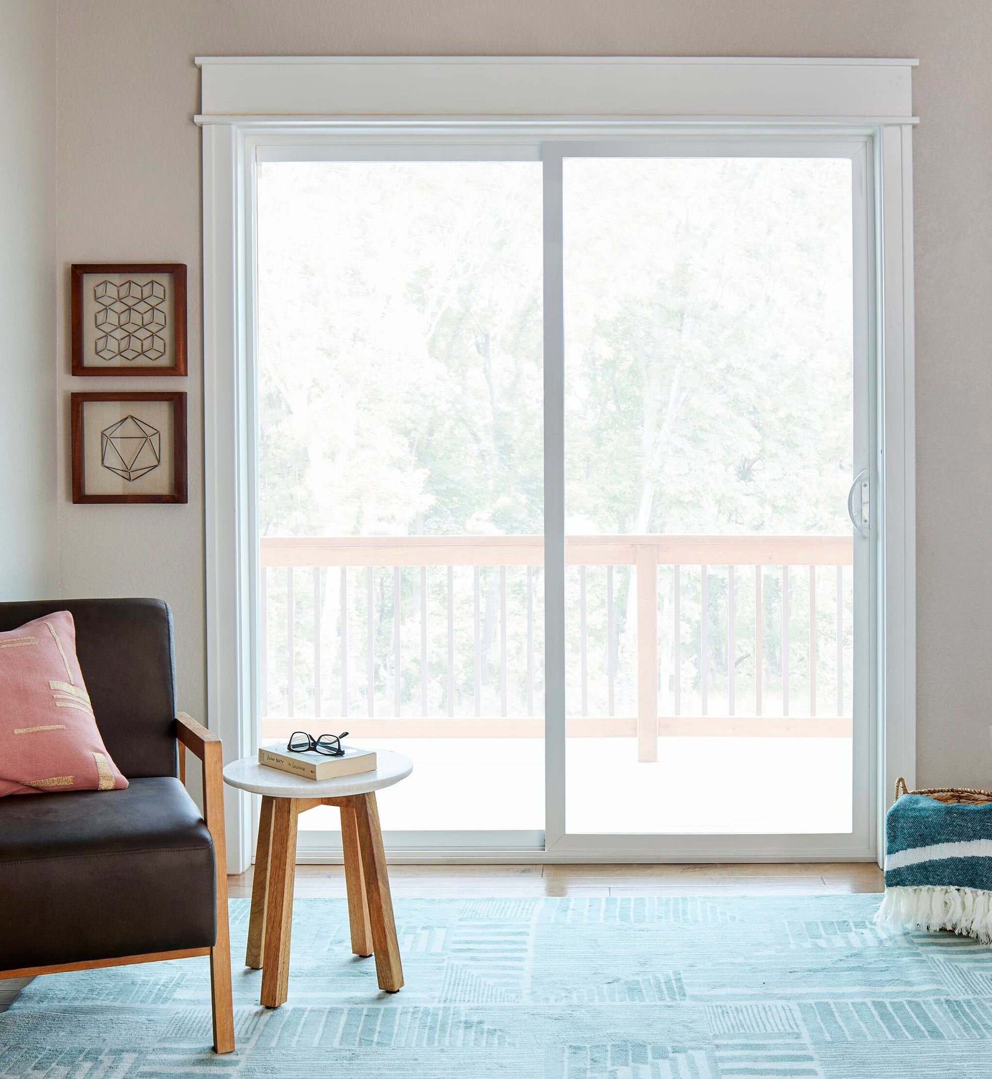 Pella 96-in x 80-in Vinyl Sliding, Universal reversible – installed room view