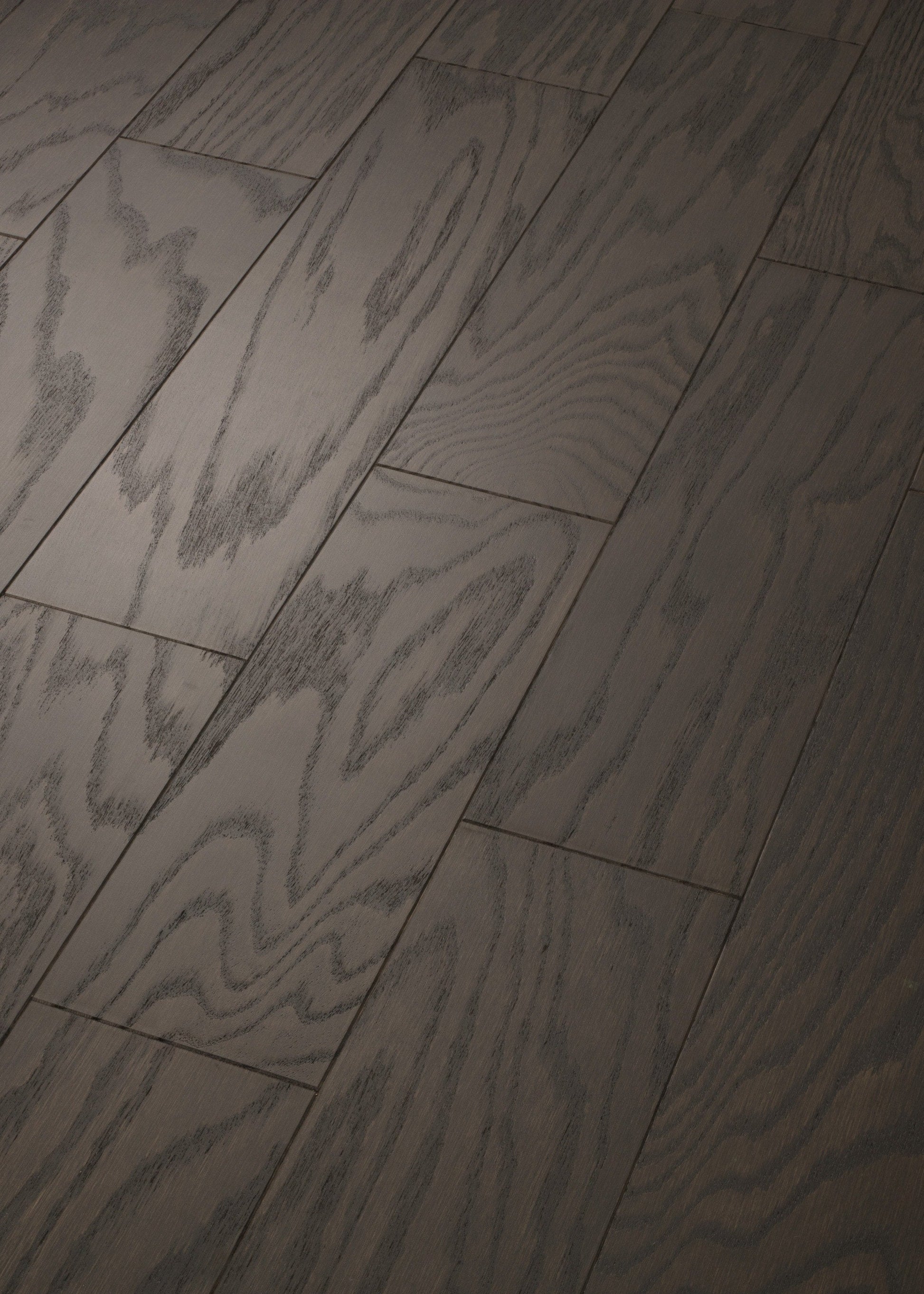 Shaw Red oak Latte hardwood flooring — color and finish detail