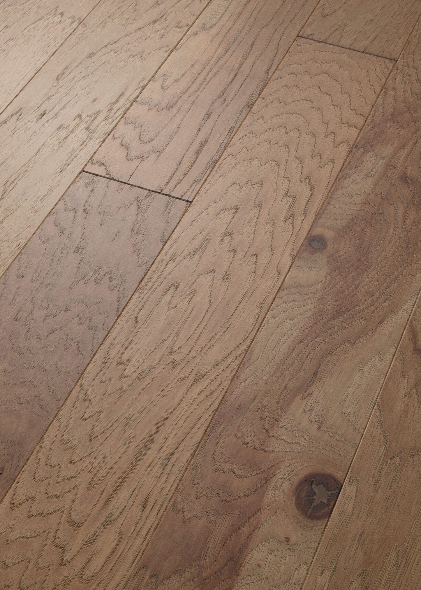 Shaw Hickory Thatch hardwood flooring — color and finish detail