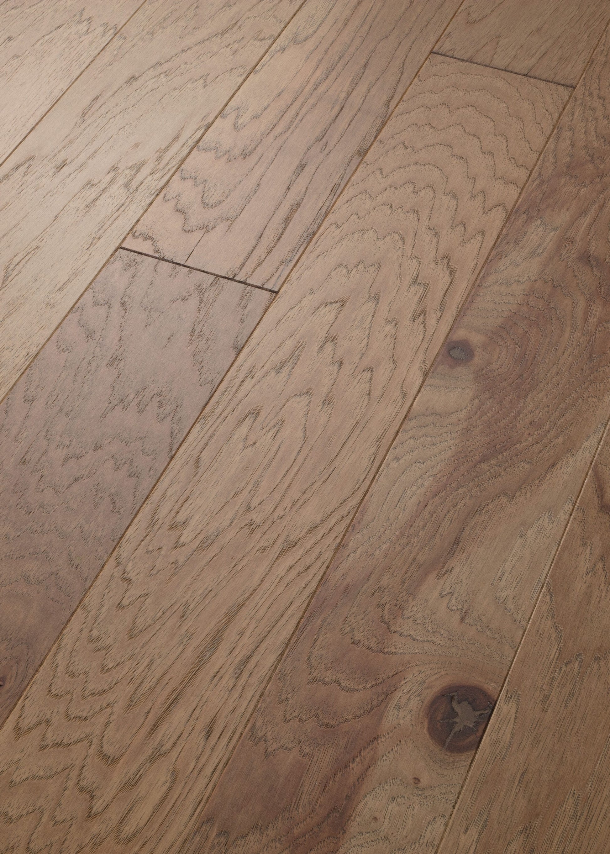 Shaw Hickory Thatch hardwood flooring — color and finish detail