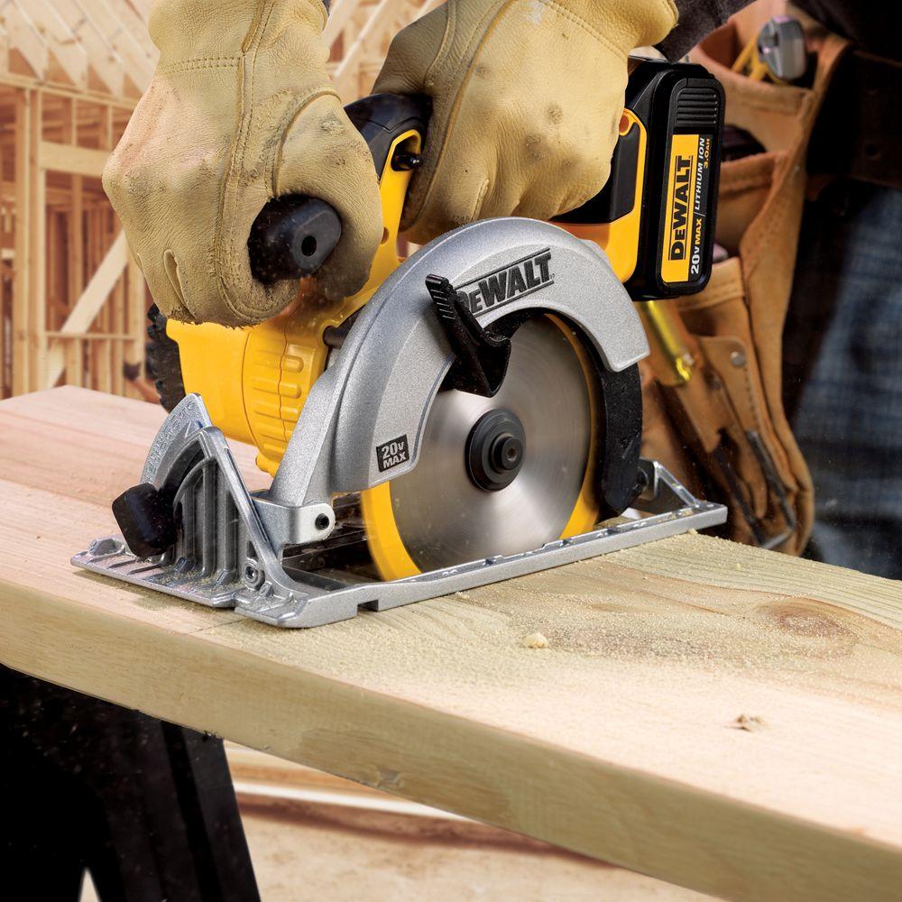 20-Volt MAX Lithium-Ion Cordless Circular Saw Kit with Battery 5Ah, Charger and Case
