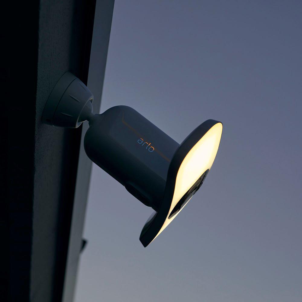 Pro 3 Floodlight Security Camera, Motion Activated, Wire-free, 2K Video, Color Night Vision, 2-way Audio, Siren, White - Super Arbor