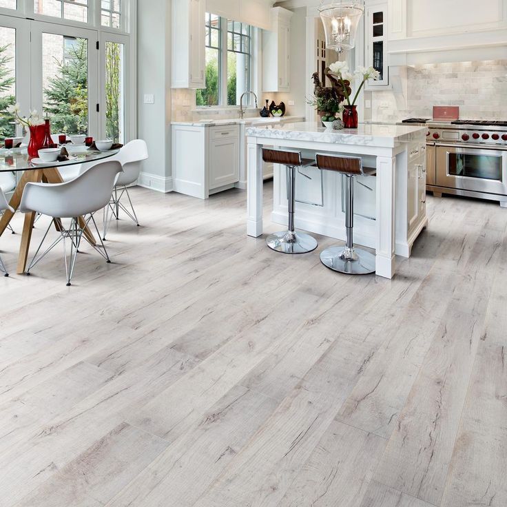 Home Decorators Collection Textured Lone Tree 12 mm T x 7.48 in W x 47.72 in L Water Resistant Laminate Flooring (19.83 sq. ft. / case)
