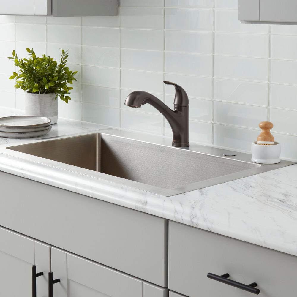 Market Single-Handle Pull-Out Kitchen Faucet with TurboSpray and FastMount in Bronze - Super Arbor