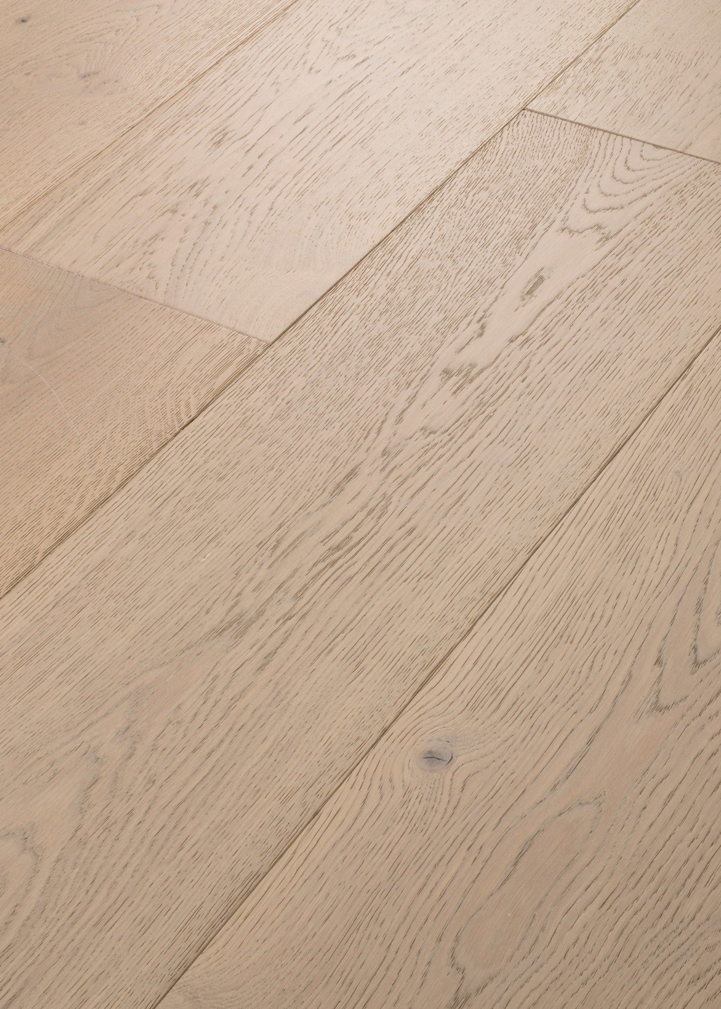 Shaw White oak Washington Park hardwood flooring — color and finish detail