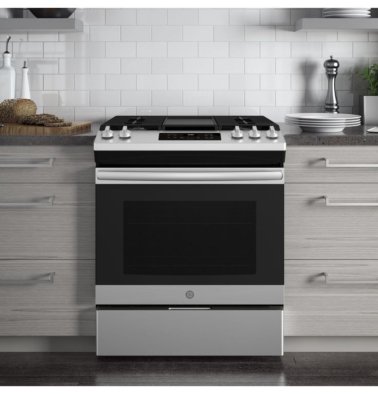 GE 5.3 cu. ft. Slide-In Gas Range with Steam-Cleaning Oven in Stainless Steel