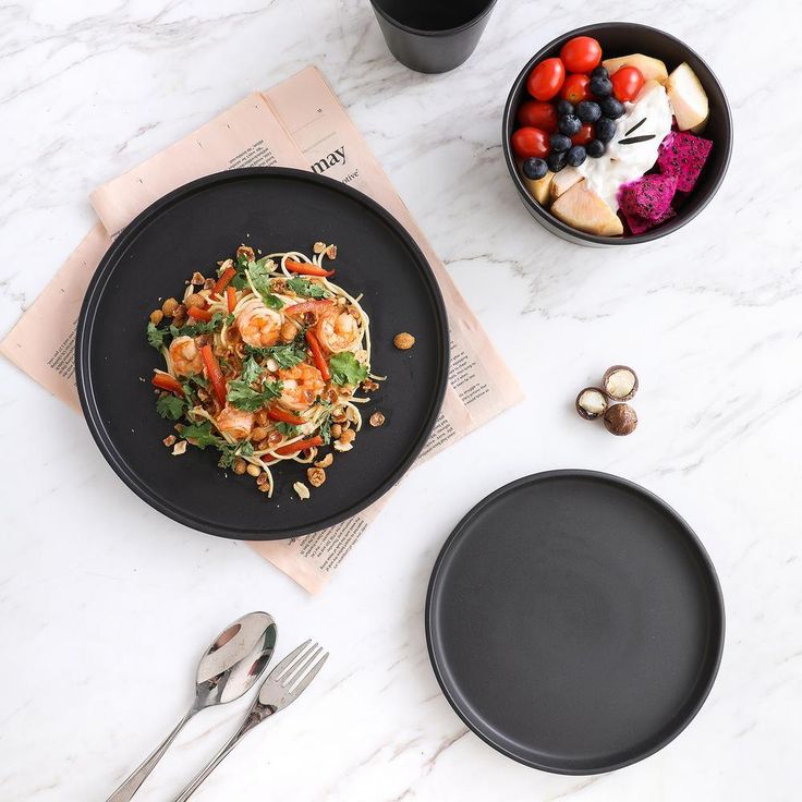 32-Piece Modern Black Matte Stoneware Dinnerware Set (Set for 8)