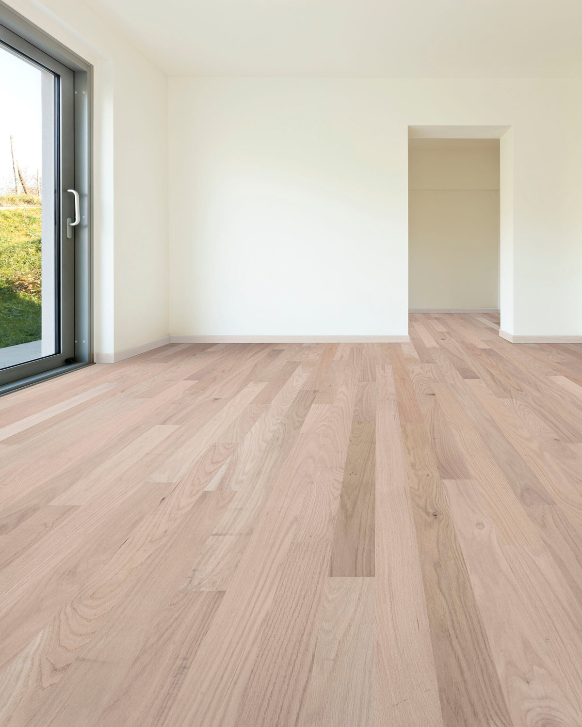 allen + roth Red oak Unfinished Select hardwood flooring — installed room view