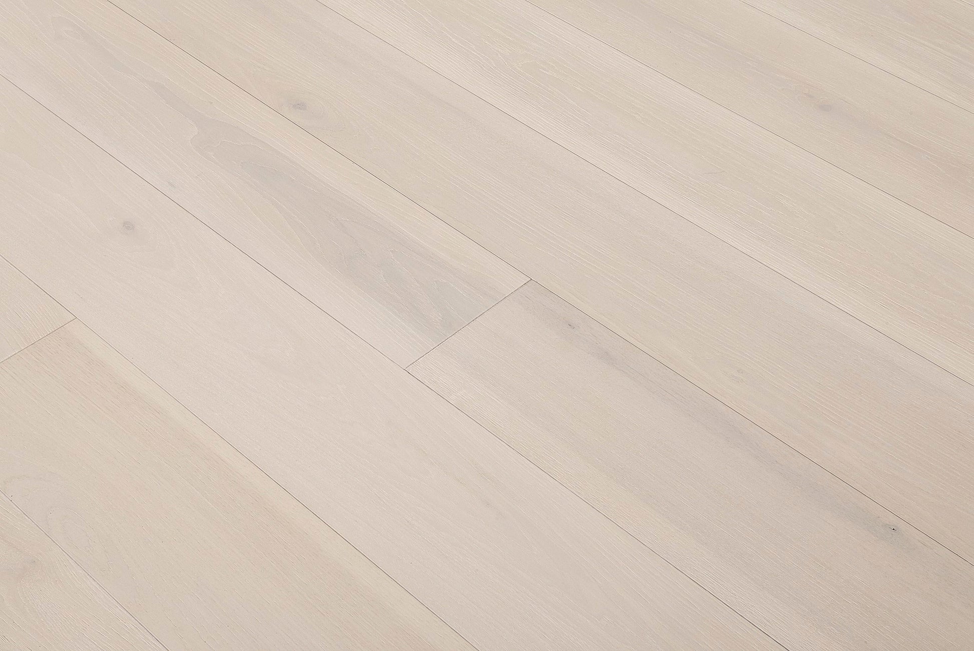 Element Flooring Hickory Mountain Peak hardwood flooring — carton and plank detail